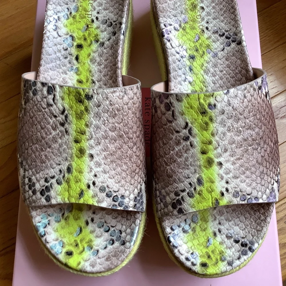 Kate Spade Zia Platform Croc Embossed Leather Slide Sandals Lemon SZ 9